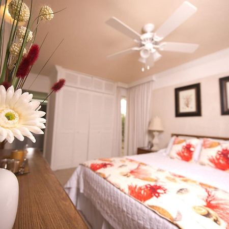 Bora Bora By Blue Sky Luxury Apartment Paynes Bay Ruang foto