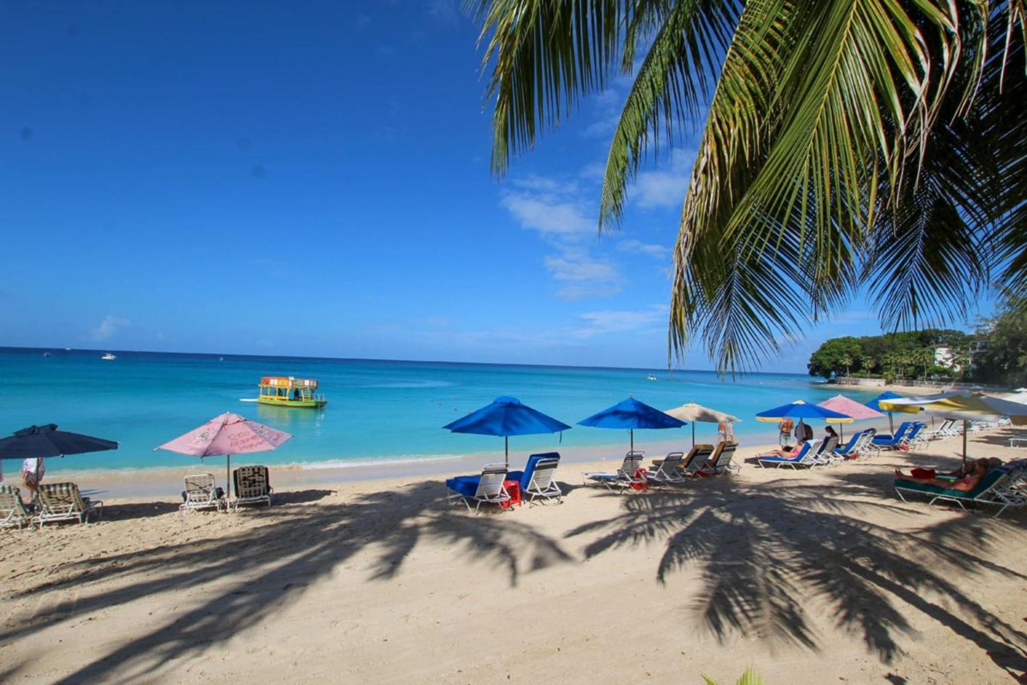 Bora Bora By Blue Sky Luxury Apartment Paynes Bay Ruang foto